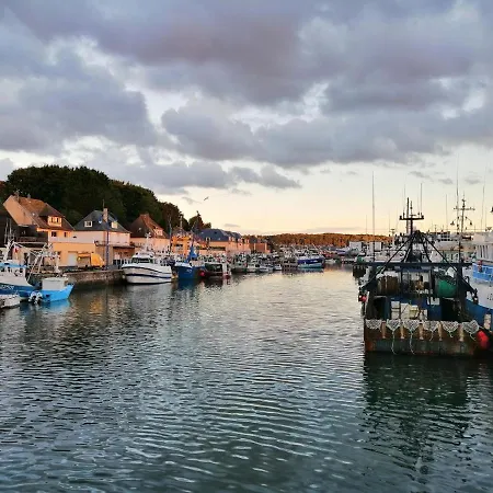 Beautiful Flat Near The Apartmán Port-en-Bessin-Huppain